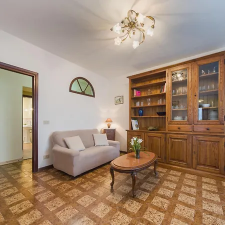 Daire Viola By Interhome Gello (Lucca)